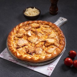 Chicken shawarma pizza